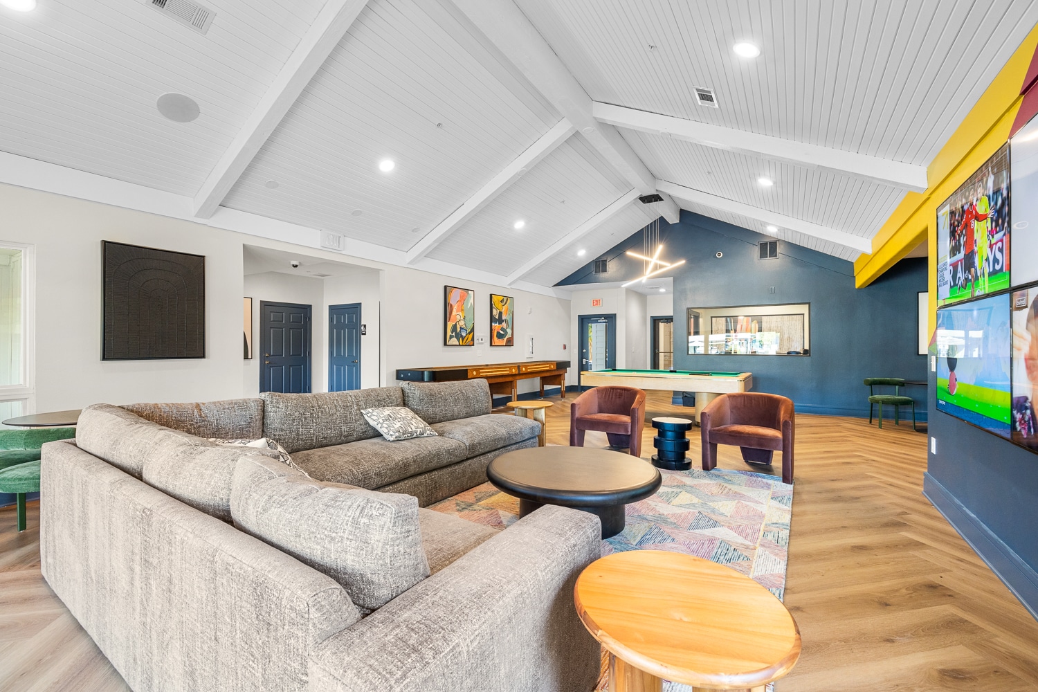 the outpost san marcos apartments near texas state university resident clubhouse lounge